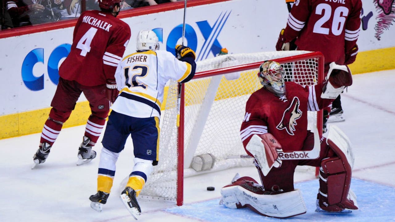 Ex-Coyote Ribeiro helps Nashville beat Arizona